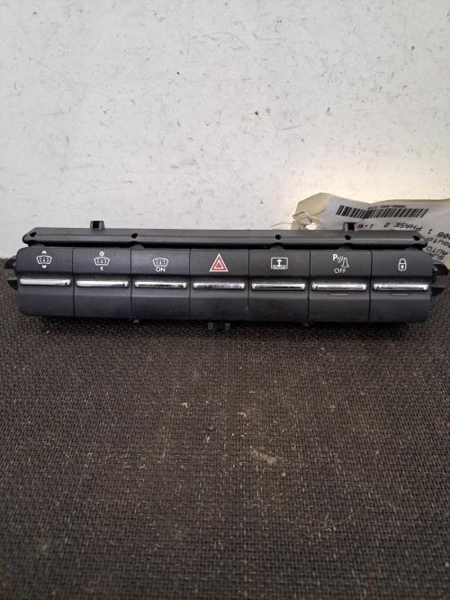 Image Bouton de warning - PEUGEOT 5008 1