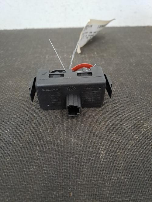 Image Bouton de warning - RENAULT CLIO 3