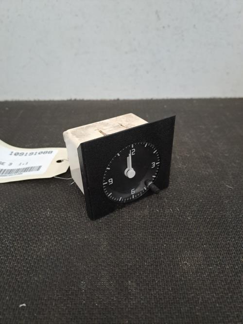 Image Horloge - RENAULT CLIO 1