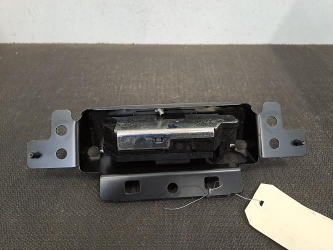 Image Serrure de hayon - PEUGEOT 208 1