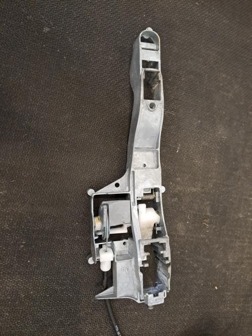 Image Serrure avant droit - PEUGEOT 208 1