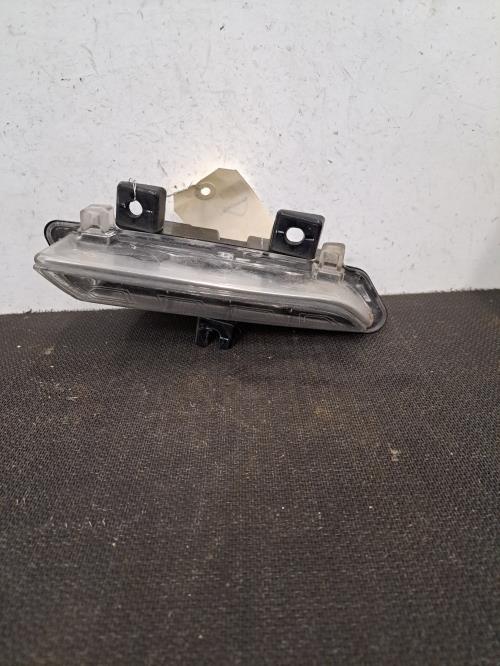 Image Feu diurne avant droit - RENAULT CLIO 4