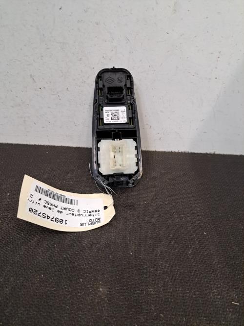 Image Interrupteur de leve vitre avant gauche - RENAULT TRAFIC 3 COURT