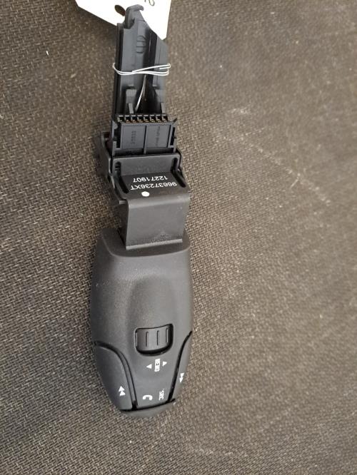 Image Commande autoradio - PEUGEOT 3008 1