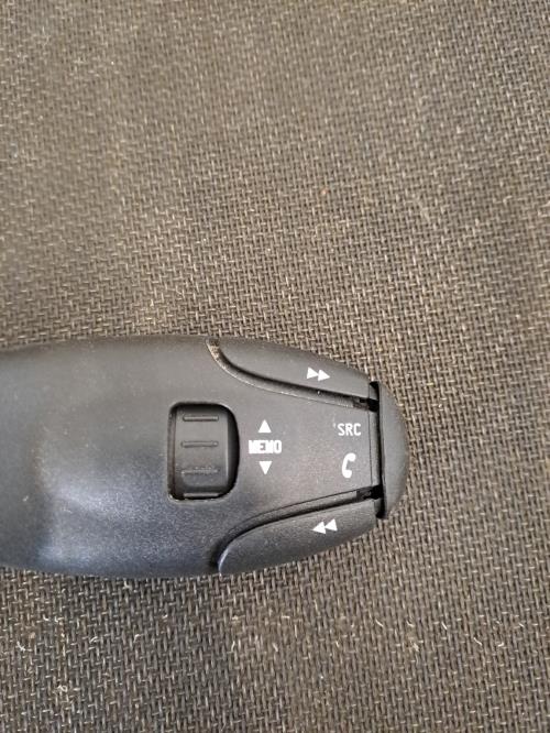 Image Commande autoradio - PEUGEOT 3008 1