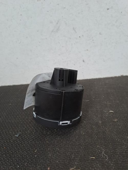 Image Commande de phare - VOLKSWAGEN TOURAN 3
