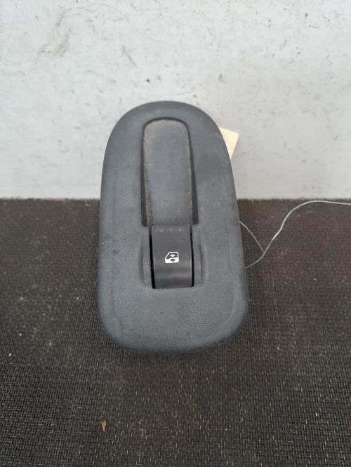 Image Interrupteur de leve vitre avant droit - RENAULT MASTER 3