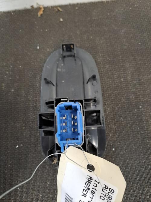 Image Interrupteur de leve vitre avant droit - RENAULT MASTER 3