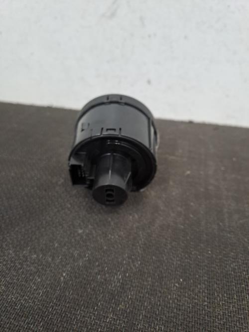 Image Commodo phare - VOLKSWAGEN POLO 5