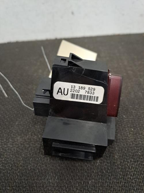 Image Bouton de warning - OPEL CORSA D
