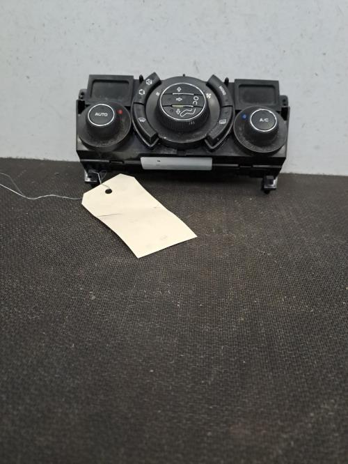 Image Commande chauffage - PEUGEOT 3008 1