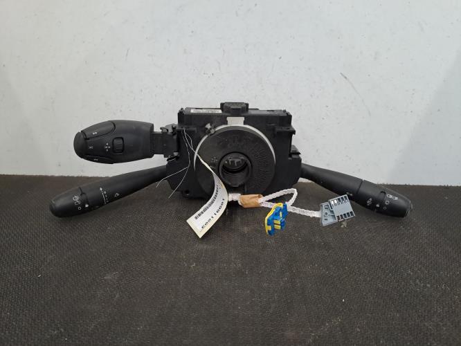 Image Com (Bloc Contacteur Tournant+Commodo Essuie Glace+Commodo Phare) - PEUGEOT 206+