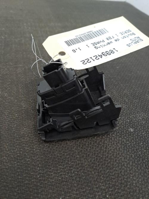 Image Bouton de warning - BMW SERIE 1 F20