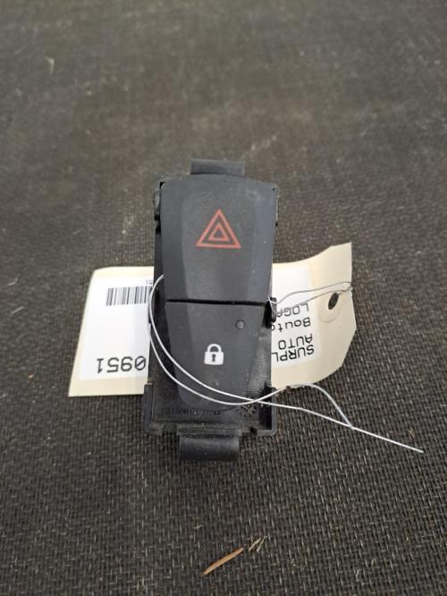 Image Bouton de warning - DACIA LOGAN 2