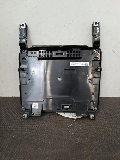 Image Facade autoradio - CITROEN C4 2