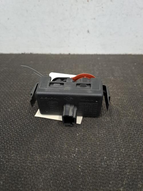 Image Bouton de warning - RENAULT CLIO 3