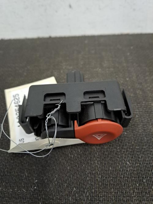 Image Bouton de warning - RENAULT CLIO 3