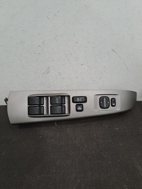 Image Interrupteur de leve vitre avant gauche - TOYOTA PRIUS 2