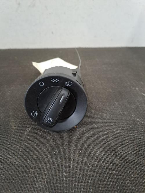 Image Commande de phare - VOLKSWAGEN POLO 5