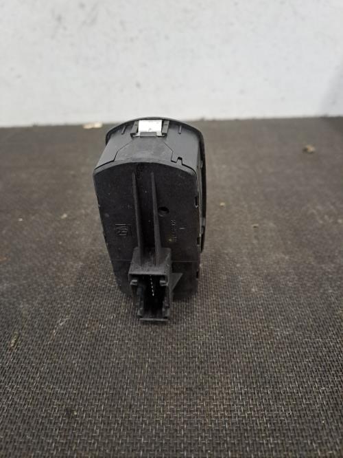 Image Interrupteur de leve vitre avant gauche - OPEL CORSA D