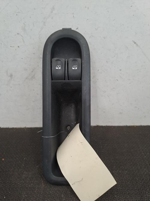 Image Interrupteur de leve vitre avant gauche - RENAULT TWINGO 2