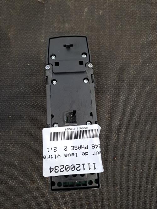 Image Interrupteur de leve vitre avant gauche - MERCEDES CLASSE B 246