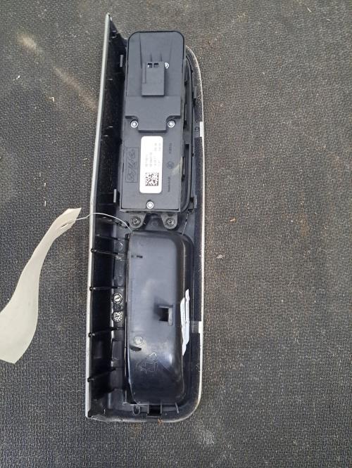 Image Interrupteur de leve vitre avant gauche - VOLVO V 50