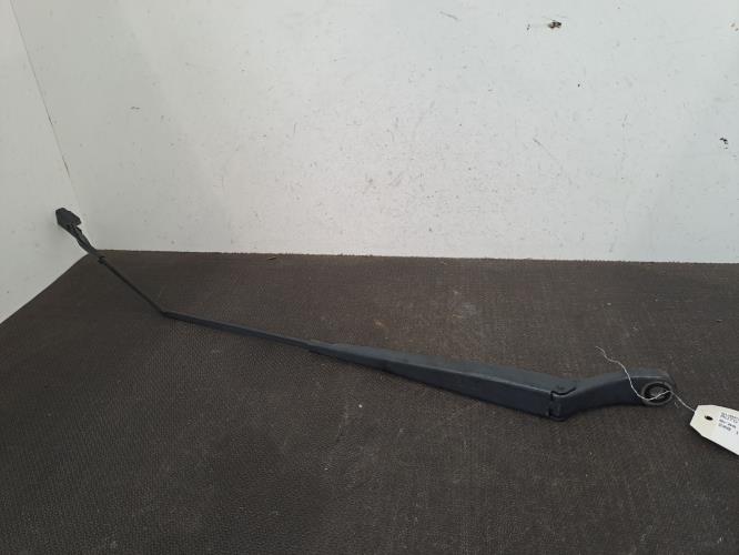 Image Bras essuie glace avant droit - PEUGEOT 208 1