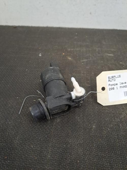 Image Pompe lave glace avant - PEUGEOT 208 1