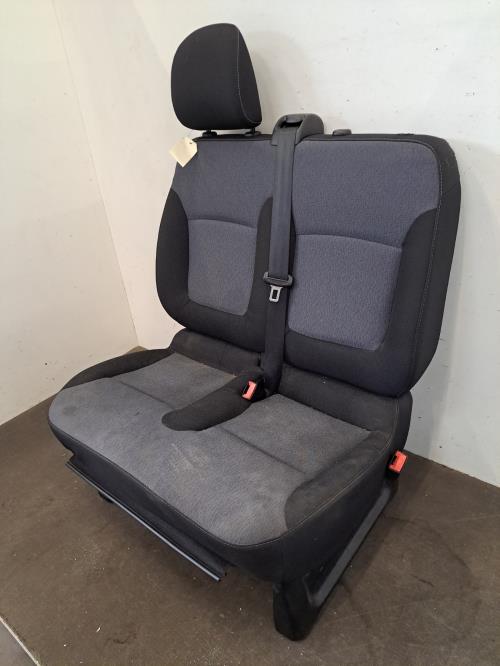 Image Siege avant droit (banquette double) - OPEL VIVARO 2