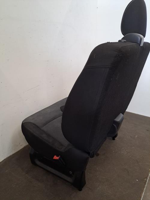 Image Siege avant droit (banquette double) - OPEL VIVARO 2