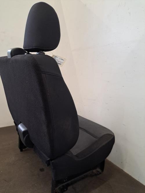 Image Siege avant droit (banquette double) - OPEL VIVARO 2