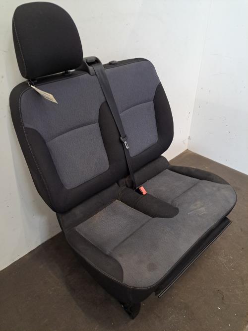 Image Siege avant droit (banquette double) - OPEL VIVARO 2