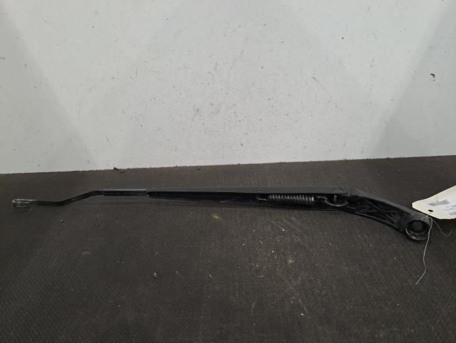 Image Bras essuie glace avant gauche - TOYOTA YARIS CROSS