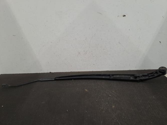 Image Bras essuie glace avant droit - TOYOTA YARIS CROSS