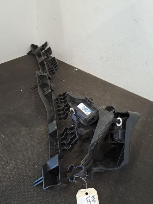 Image Support de pare chocs arriere - RENAULT CLIO 5