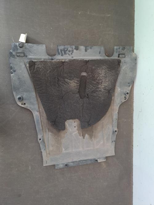 Image Cache sous moteur - RENAULT CLIO 4