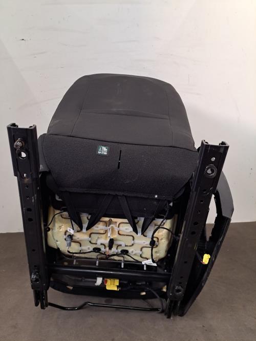Image Siege avant droit - RENAULT CLIO 5