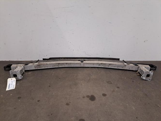 Image Traverse inferieure - TOYOTA PRIUS 4