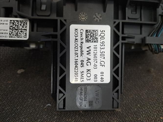 Image Com (Bloc Contacteur Tournant+Commodo Essuie Glace+Commodo Phare) - SKODA OCTAVIA 3