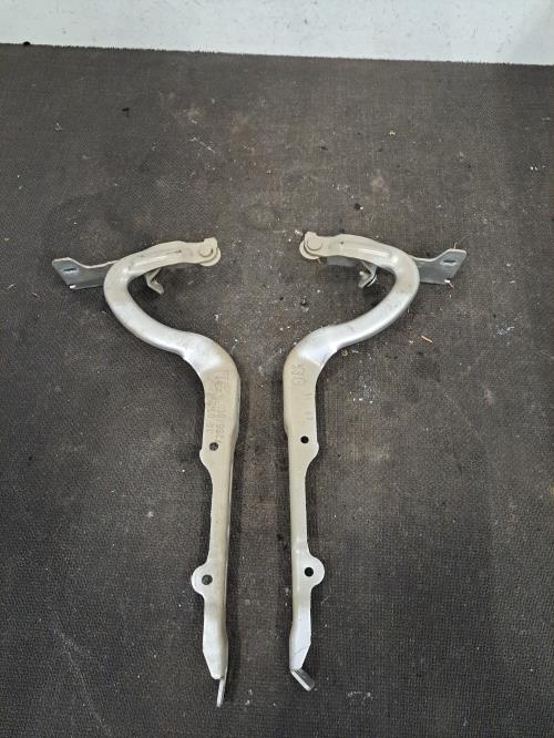 Image Charniere de capot - PEUGEOT 208 1