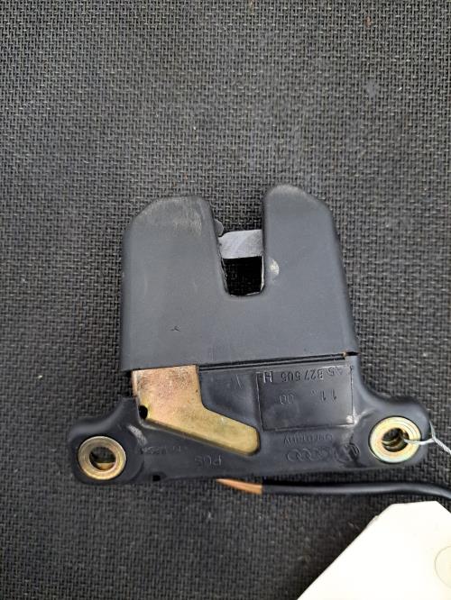Image Serrure de coffre - AUDI A8 1