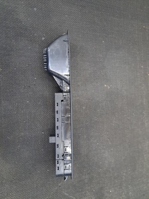 Image Interrupteur de leve vitre avant gauche - RENAULT SCENIC 3