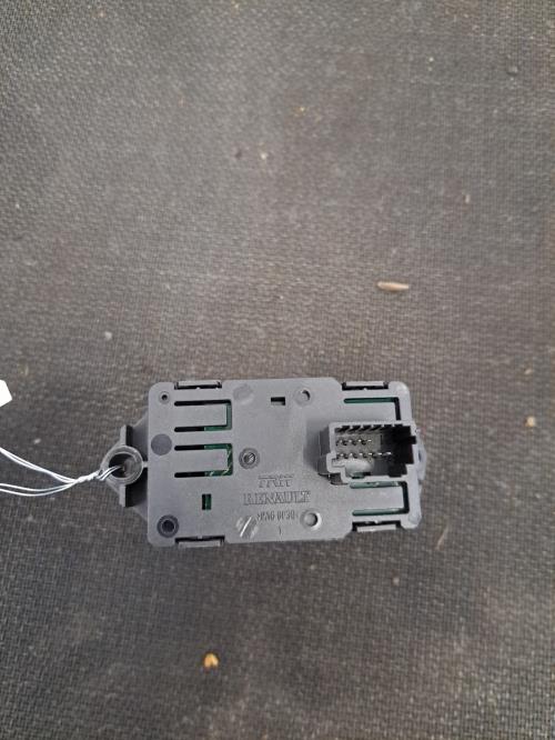 Image Poignee electrique frein a main - RENAULT SCENIC 3