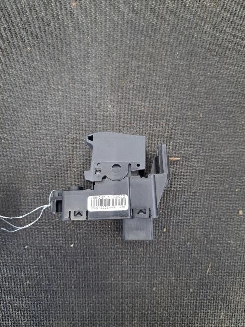 Image Poignee electrique frein a main - RENAULT SCENIC 3