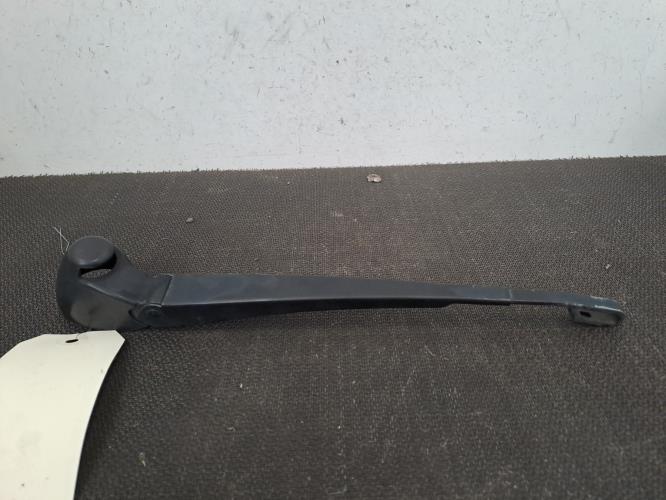 Image Bras essuie glace arriere - VOLKSWAGEN GOLF 4