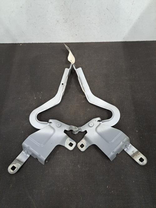 Image Charniere de capot - RENAULT CLIO 4