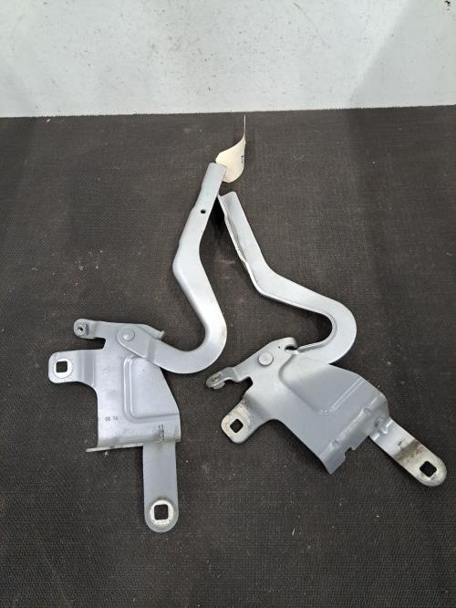 Image Charniere de capot - RENAULT CLIO 4