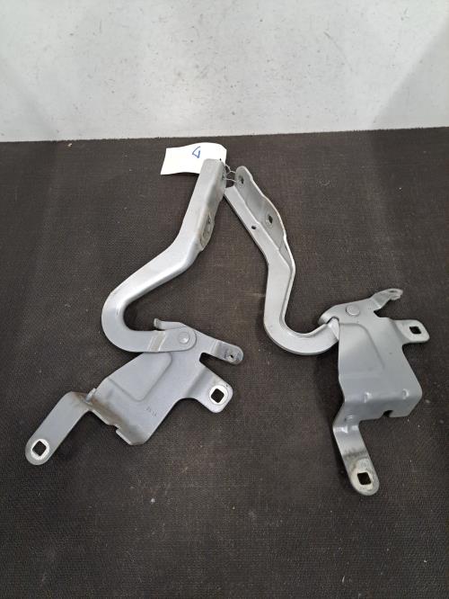 Image Charniere de capot - RENAULT CLIO 4
