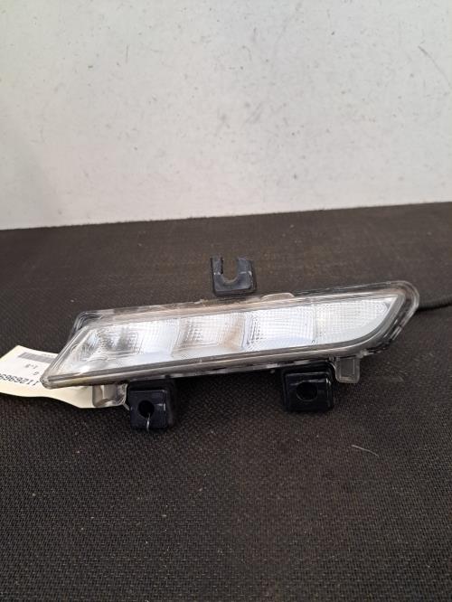 Image Feu diurne avant gauche - RENAULT CLIO 4